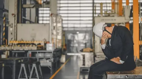 COMERCIOS, industrias y empresas de servicios alertan sobre una demanda estancada que no logra recuperarse. La baja en el poder adquisitivo y el cambio de hábitos de consumo continúan golpeando fuerte al corazón del ecosistema PyME.