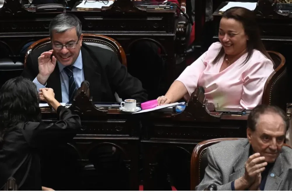 FUERA DE JUEGO. La Libertad Avanza pierde aliados en el camino parlamentario y el futuro legislativo entró en terreno incierto para el Gobierno.