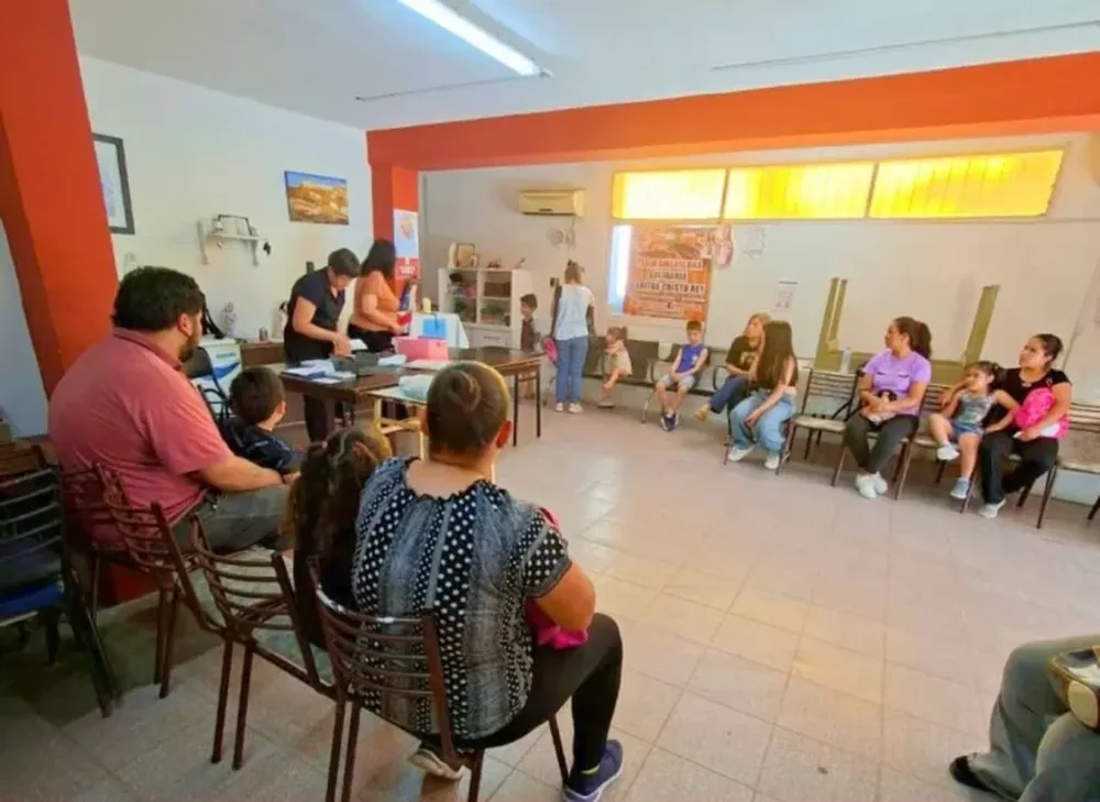 En Caucete funciona el Policlínico Solidario de Cáritas Cristo Rey que brinda atención médica gratuita.