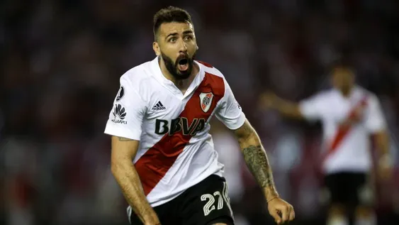 River derrotó a Emelec en el Monumental y es líder en soledad del Grupo D