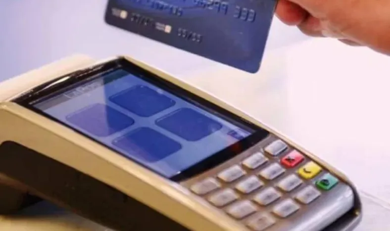 Aumentan los límites para comprar con tarjetas de crédito: de cuánto será la suba