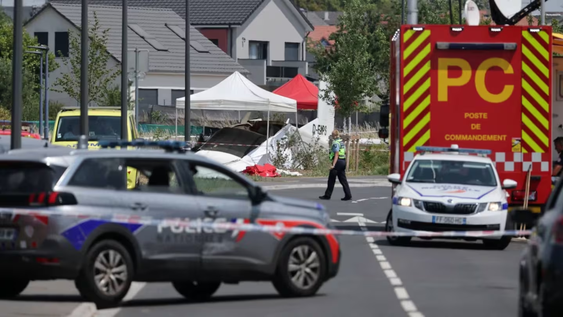 multiple tragedia en francia: una avioneta se estrello y hay 11 muertos