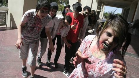 Vestidos como zombies, harán una  caminata para ayudar a una escuela