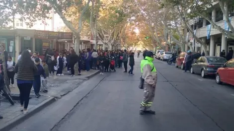 Desalojaron tres escuelas por una amenaza de bomba “confusa”: son establecimientos con nombres parecidos