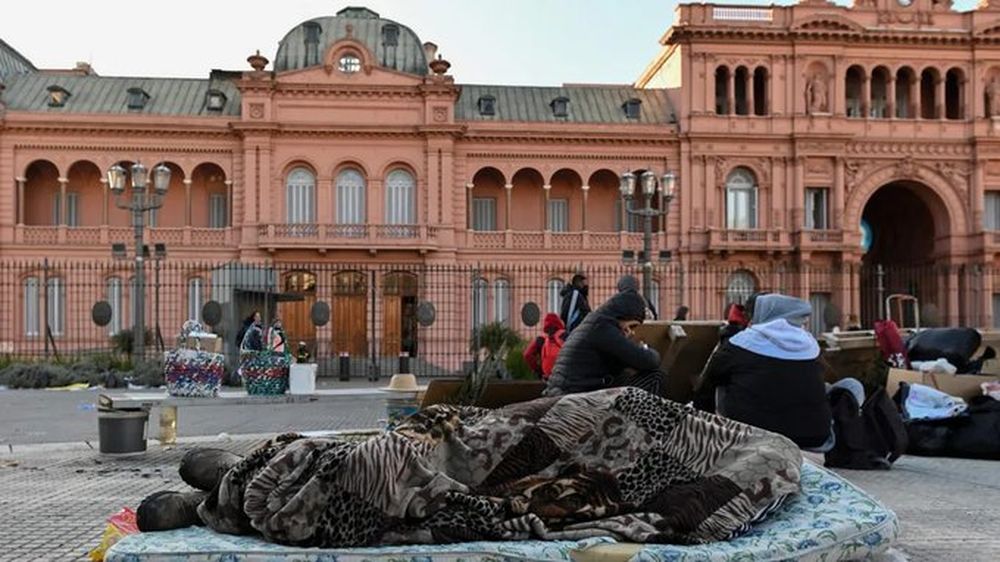 Murió una bebé de tres meses en la puerta de la Casa Rosada: vivía en la calle con su familia