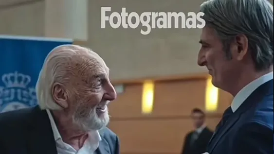 Héctor Alterio y su hijo Ernesto, compartiendo la que sería la última escena de su vida.