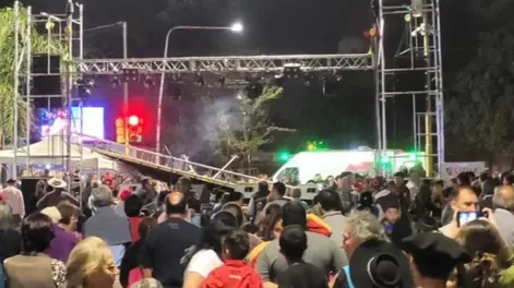 [VIDEO] Se desplomó una estructura sobre artistas en la Fiesta del Chamamé