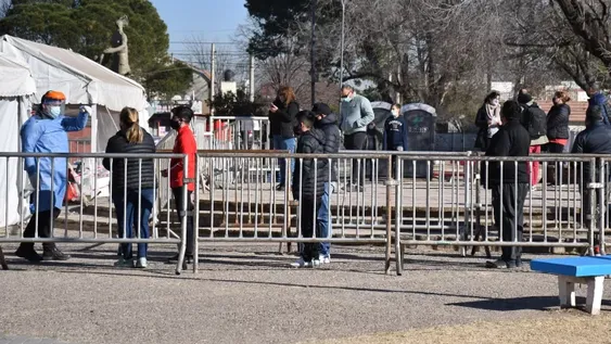 Guía sobre los síntomas y quiénes se consideran contacto estrecho de Covid-19