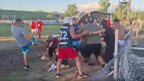 Crece la crisis en Camioneros: dos facciones del sindicato protagonizaron una batalla campal