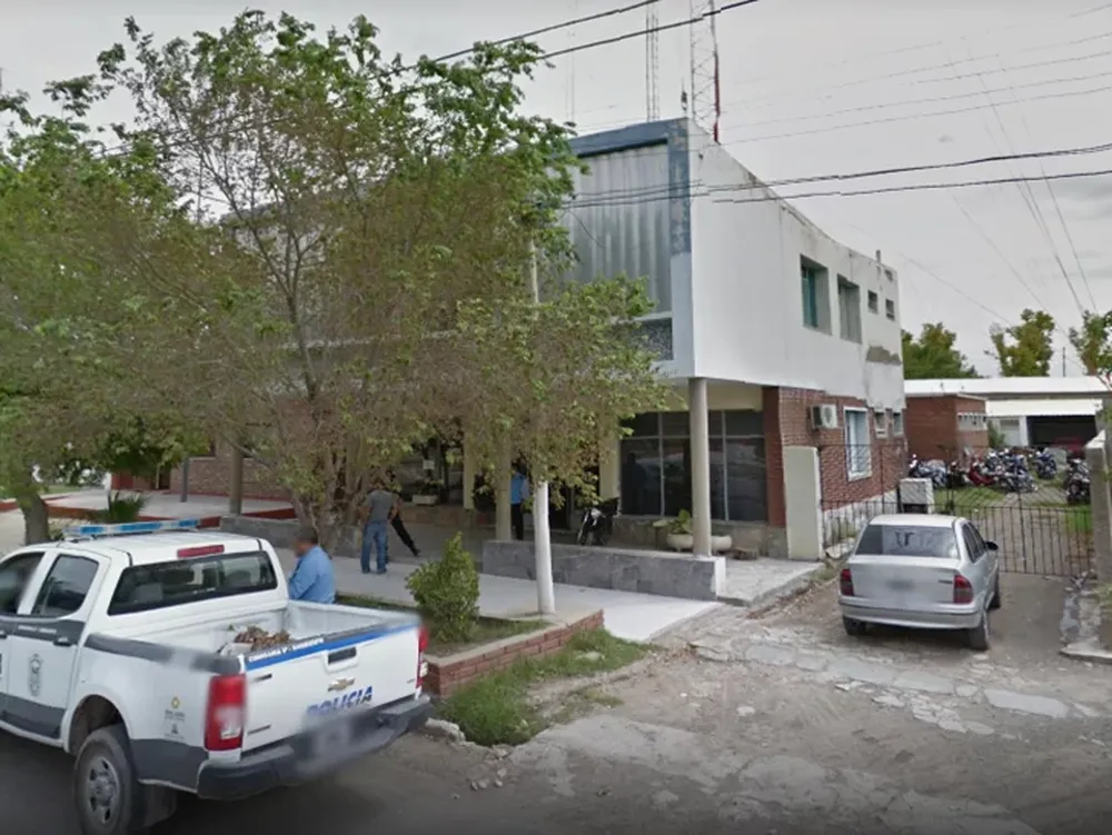 Hallaron muerta a una mujer, un hombre está grave y creen que se intoxicaron con monóxido de carbono