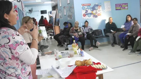 En una clase exprés aprendieron a hacer pan y rosquitos sin gluten