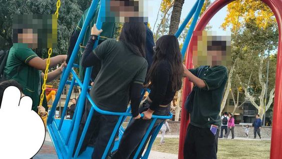 Mal uso de los juegos en plaza Aberastain.