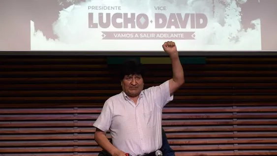 Evo Morales celebra la victoria de su partido y coquetea con regresar a su Bolivia natal