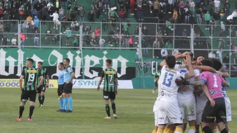 Con los puntos que perdió en los últimos 5′ de los partidos, San Martín ya estaría clasificado