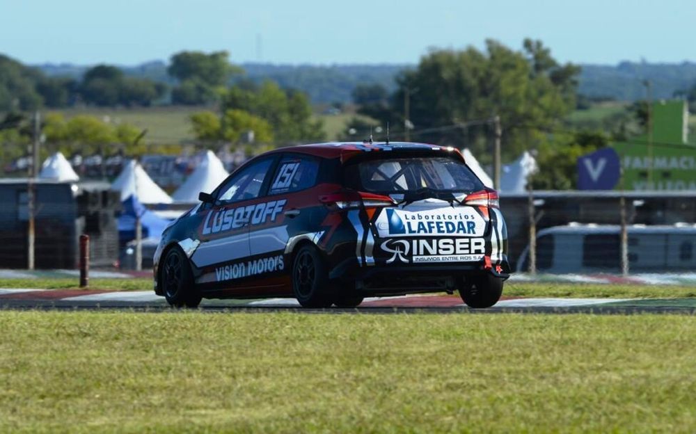 Clase 2. Bastidas dominó la Clase 2 del Turismo Nacional en San Juan.