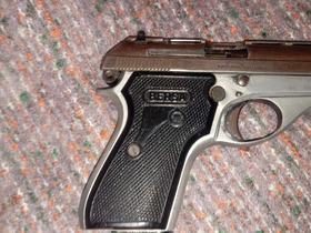 La Policía secuestró una pistola Bersa calibre 22 que habría sido descartada después del episodio y analiza cómo ingresó al establecimiento.
