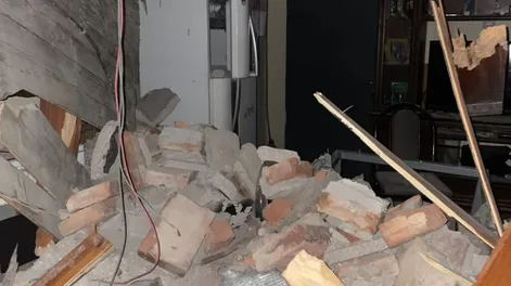 Se les derrumbó el techo y se salvaron de milagro