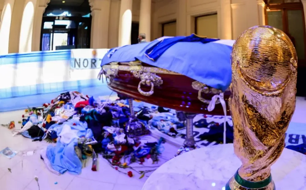 Dónde está el corazón de Maradona, un año después de su muerte