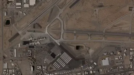 El gobierno de Trump cerró el espacio aéreo en Texas y anunció que derribó un drone narco