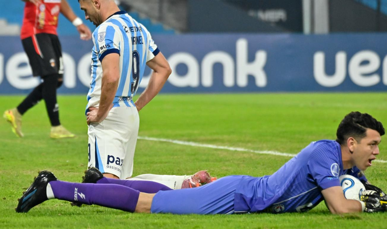 Papelón de Racing en la Copa Sudamericana: empató ante Caracas y quedó eliminado aún con una fecha por jugarse