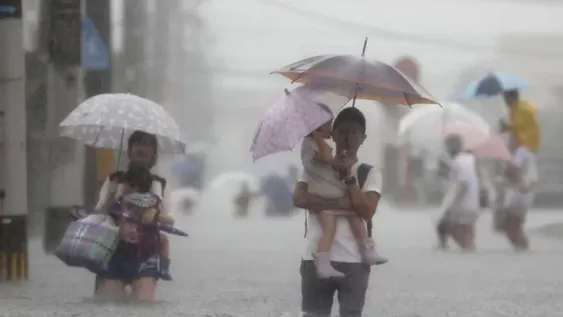 Un muerto, dos desaparecidos y miles de evacuados por fuertes lluvias en Japón