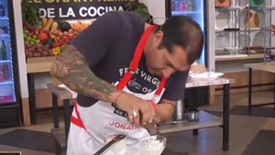 Un cocinero de “El gran premio” tuvo un descuido y el jurado se negó a probar su postre