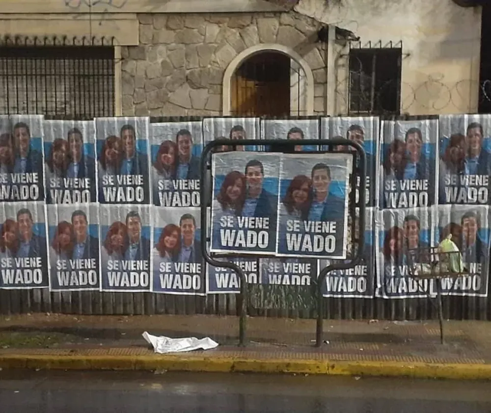 “Wado” de Pedro publicó un video en “modo candidato” y aparecieron afiches suyos junto a Cristina