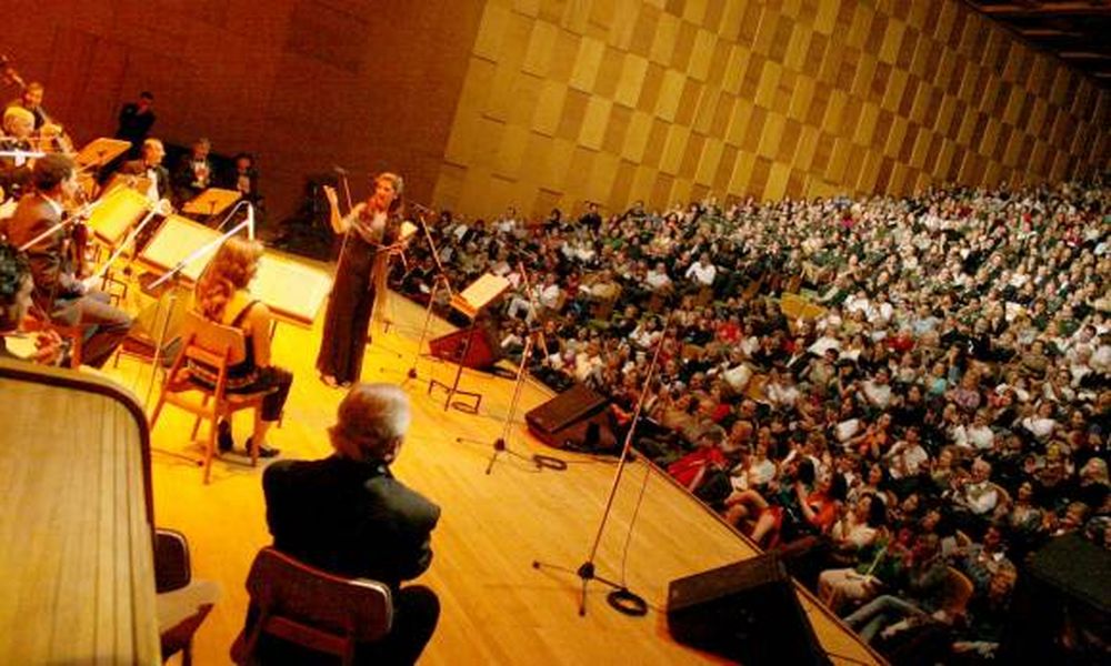 Gala patria con proyección