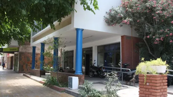 Atacaron a golpes y hasta con un ladrillo a un trabajador para robarle el celular