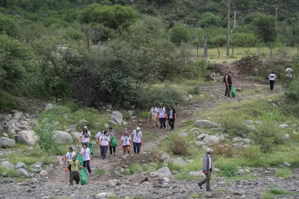 Unas 65 personas participaron de Camino y cuido mi bosque, en Valle Fértil.