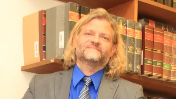 UNSJ: suena el cruce en el comicio entre el decano de Sociales con dos abogados