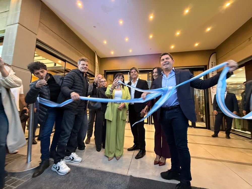 Marcelo Orrego participó de la inauguración del nuevo Centro Comercial Las Lajas en Chimbas.