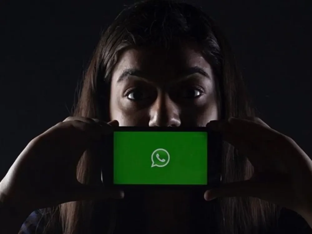 Condena sin prisión para un sujeto que distribuyó pornografía infantil por Whatsapp