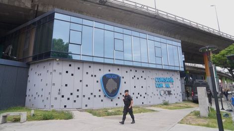 Imputaron a cinco policías por la fuga de presos de la comisaría de Liniers