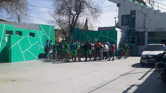 Clima caliente en Sportivo: los barras y los jugadores, cara a cara, luego de la amenaza