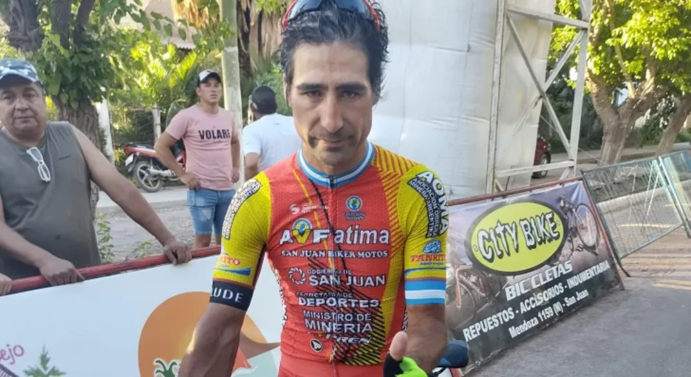Por desobedecer una orden de equipo, la Agrupación Virgen de Fátima echó a Ricardo Escuela