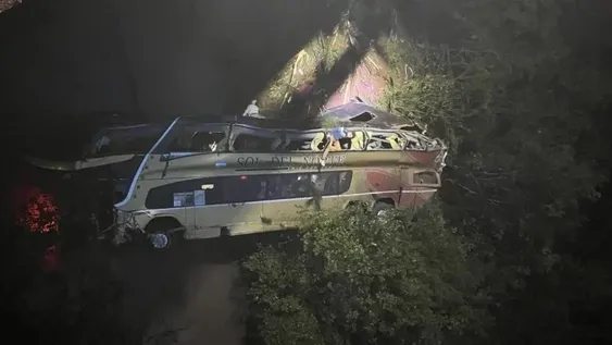 La dama de blanco: el inquietante mito que rodea al puente donde se desbarrancó el colectivo y murieron 9 personas