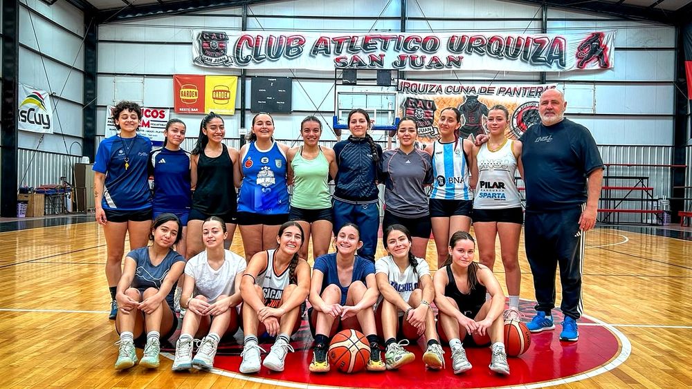 Binacionales. Las chicas del básquetbol de San Juan pulen los detalles para la competencia del mes próximo en Mendoza.