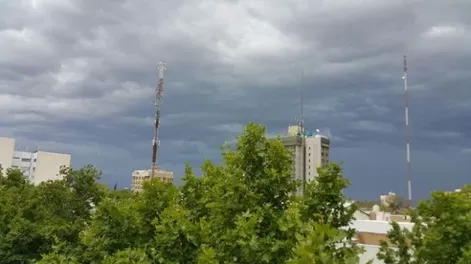 El clima en San Juan cambia con tormentas tras días de calor extremo.