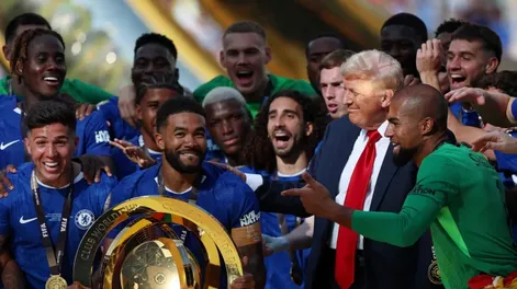 En el Mundial de Clubes. Trump no dudó en sacarse la foto con los campeones del Primer Mundial de Clubes, el Chelsea de Enzo Fernández.