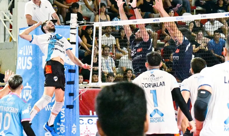 Imágen del partido jugado entre Ciudad y Tucumán Gimnasia.