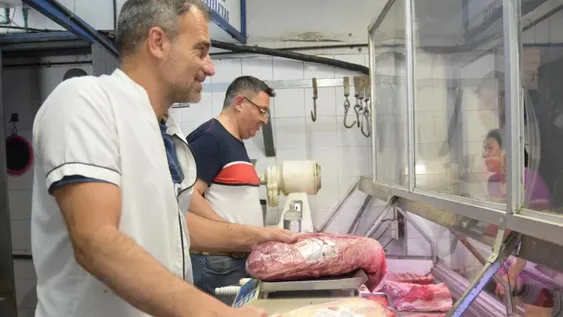 Carniceros anticipan suba de precios de hasta un 25% para las fiestas