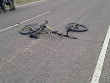 murio un ciclista de 81 anos tras ser atropellado por una moto en sarmiento
