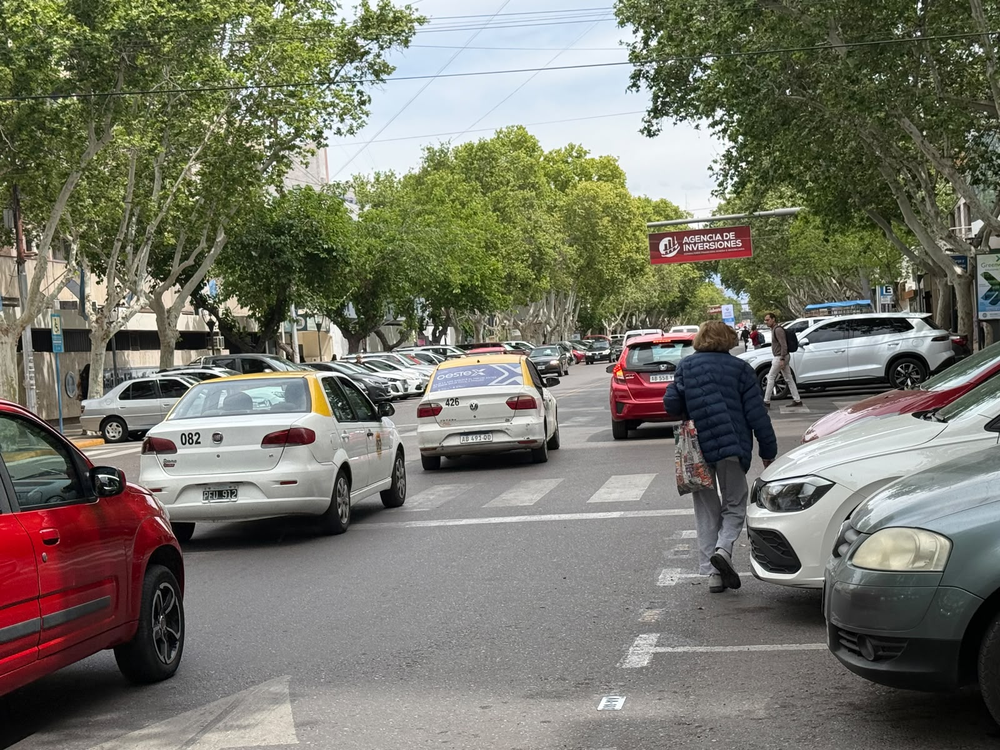 La esquina de Ignacio de la Roza y Sarmiento suele ser protagonista de colisiones.