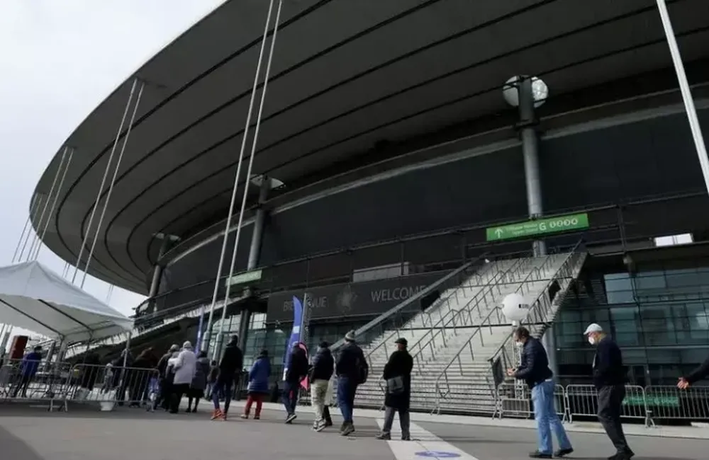 El estadio más grande de Francia convertido en centro de vacunación