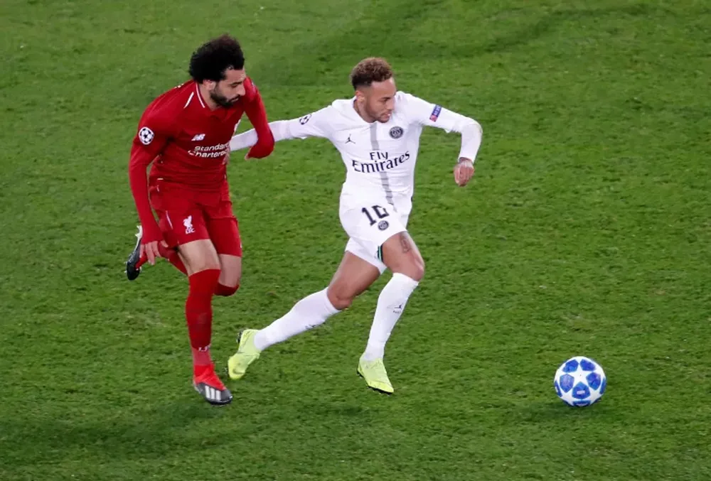 El PSG le ganó al Liverpool y se acercó a octavos