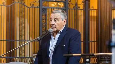 Murió el intendente de un municipio en Córdoba al estrellarse con su avión en un campo de San Luis