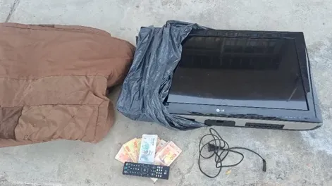 Entró a una casa a robar y huyó pero su propia madre lo entregó a la policía