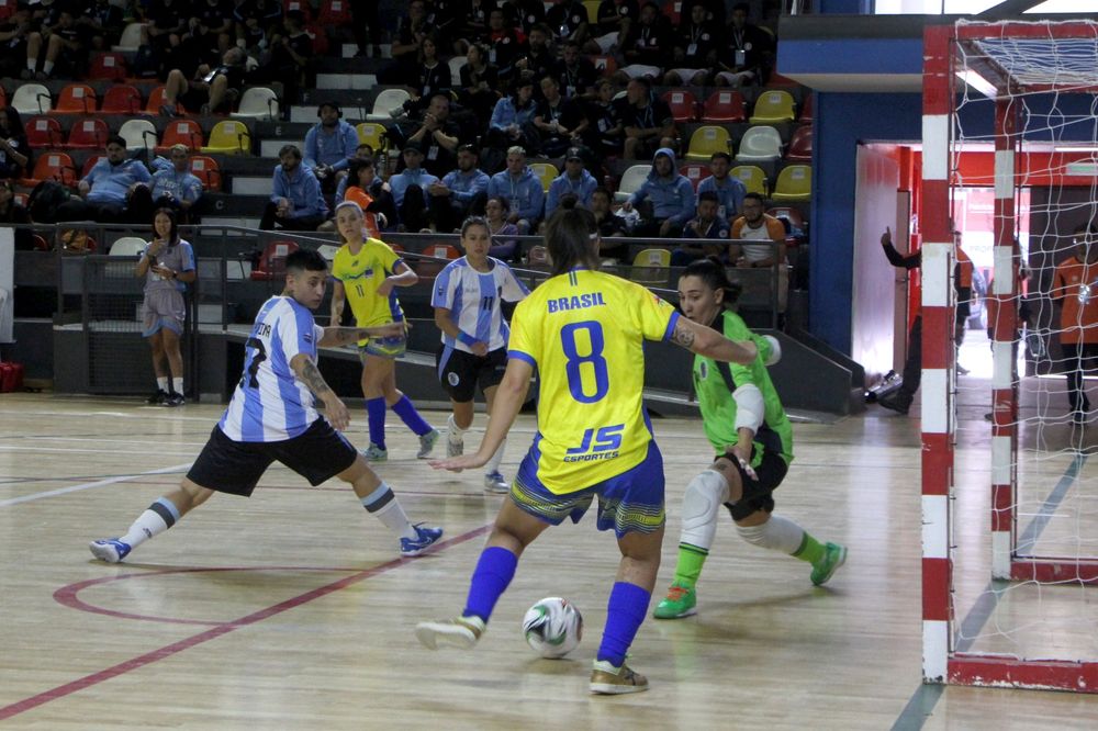 Derrota. Argentina perdió contra Brasil por 11-1 en el inicio del Panamericano de Futsal para Sordos en San Juan.