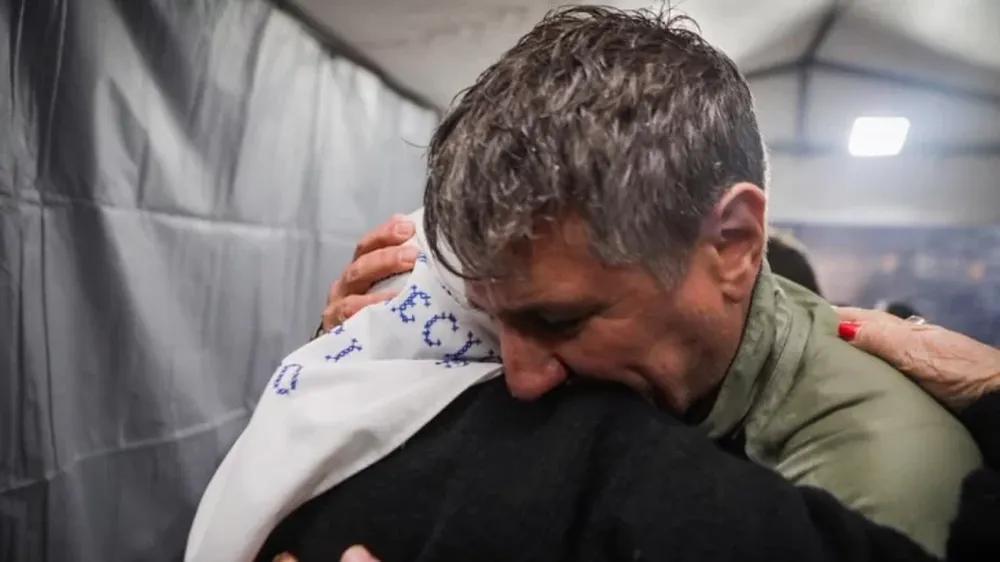 Tras su liberación, Boudou cantó con las Madres de Plaza de Mayo